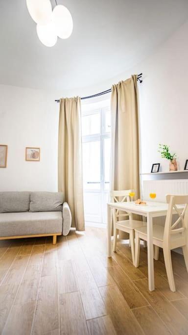 Lovely Apartment In Warszawa Eksteriør billede