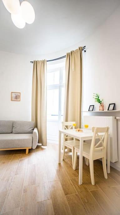 Lovely Apartment In Warszawa Eksteriør billede